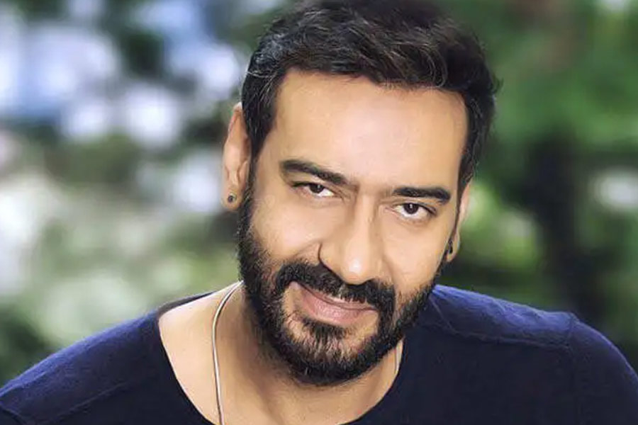 Bollywood actors who dubbed for south Indian actors 