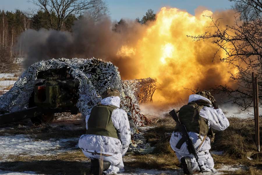 Vladimir Putin challenge US for high tech duel between Oreshnik Hypersonic Missile and THAAD