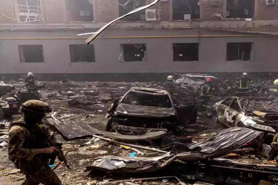 Vladimir Putin challenge US for high tech duel between Oreshnik Hypersonic Missile and THAAD 