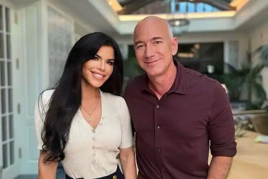 Jeff Bezos and Lauren Sánchez