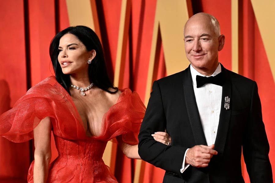 Jeff Bezos and Lauren Sánchez