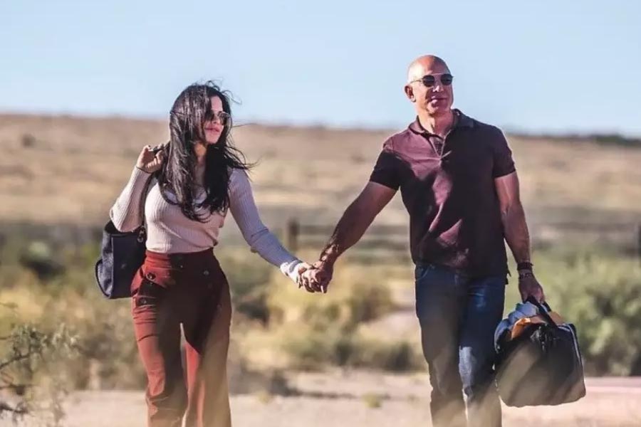 Jeff Bezos and Lauren Sánchez