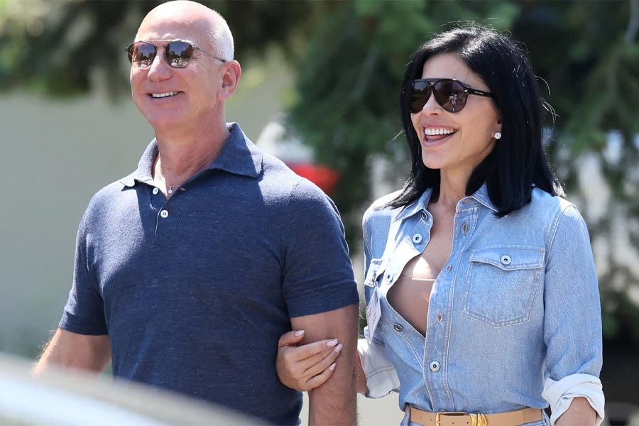 Jeff Bezos and Lauren Sánchez