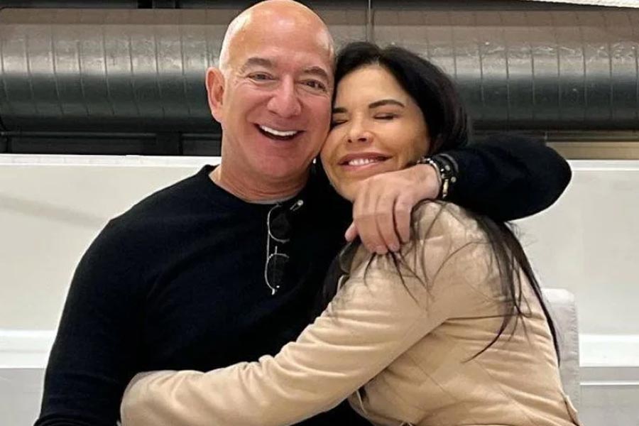 Jeff Bezos and Lauren Sánchez