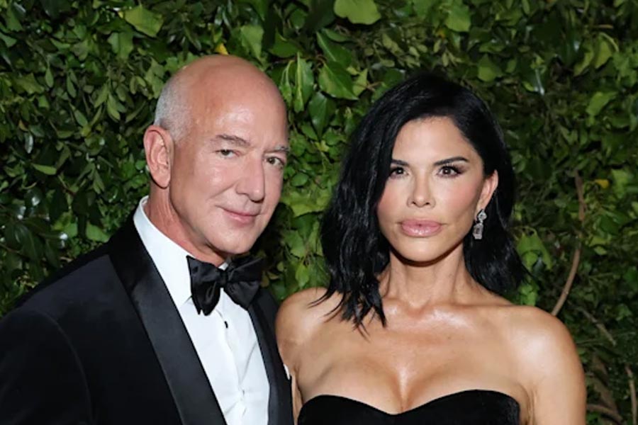 Jeff Bezos and Lauren Sánchez