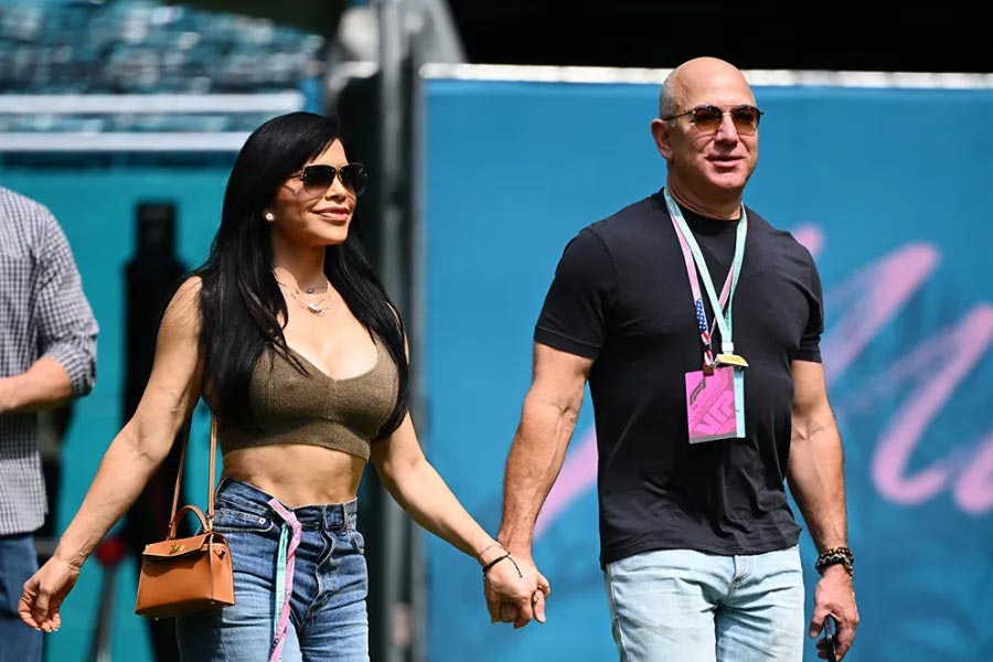 Jeff Bezos and Lauren Sánchez