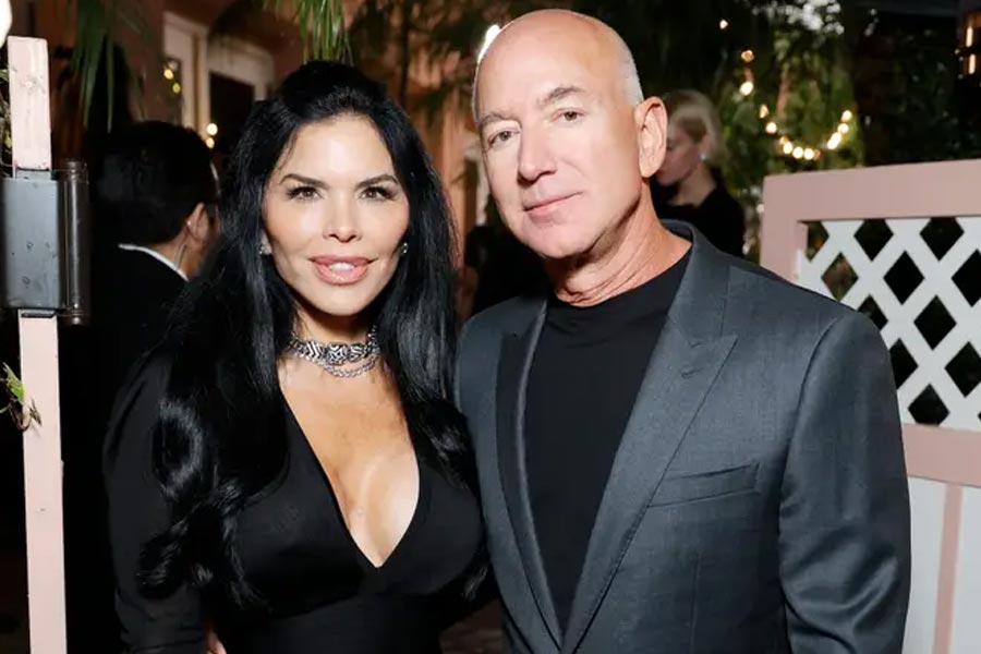 Jeff Bezos and Lauren Sánchez