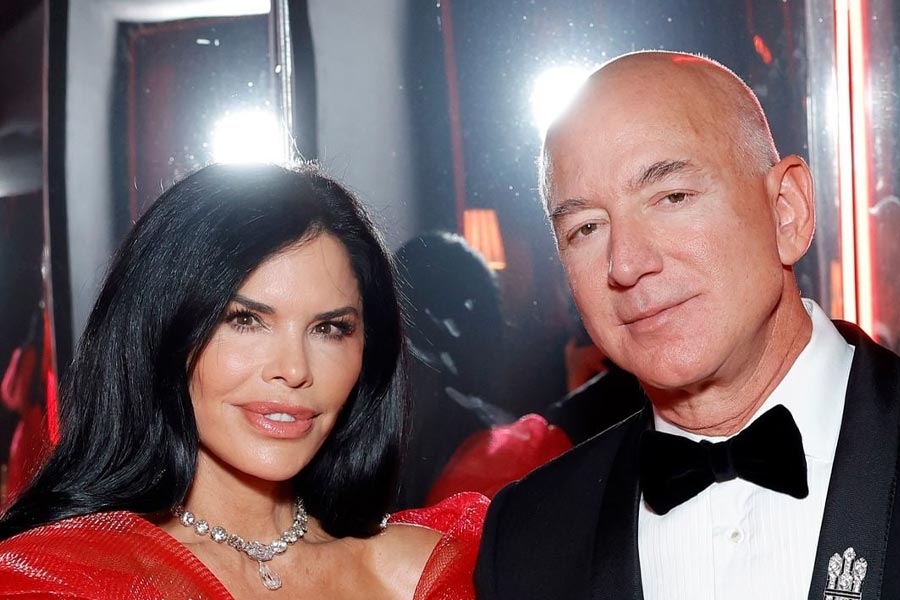 Jeff Bezos and Lauren Sánchez