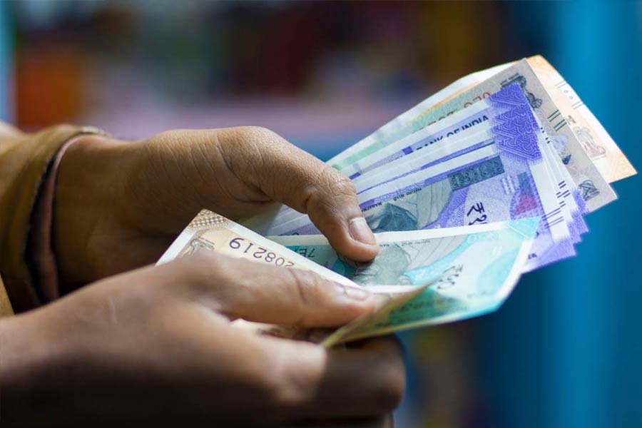 Narendra Modi government may start performance based salary hike instead of 8th pay commission