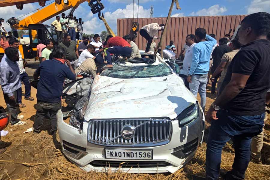 Sudden brake by car in front caused Bengaluru car crash, said truck driver