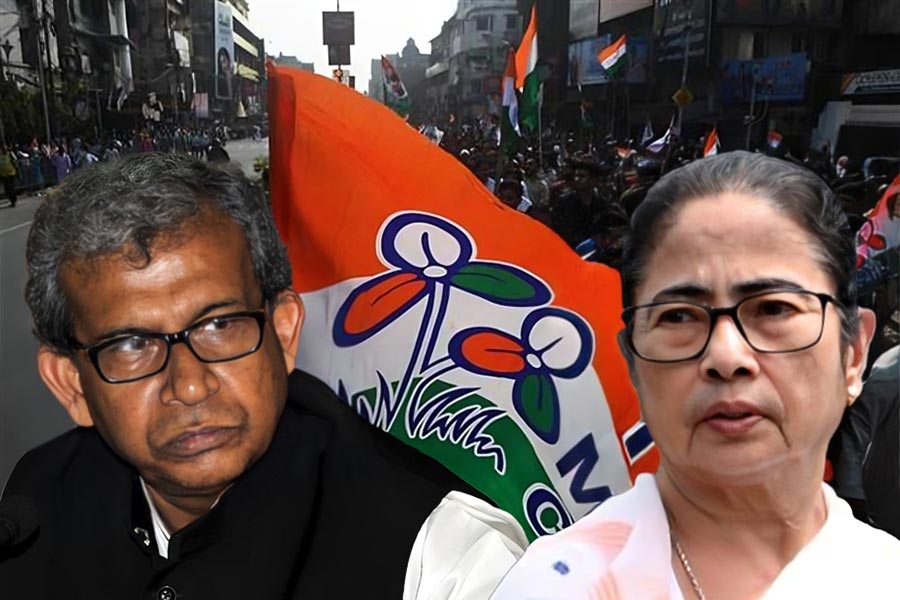 TMC MLAs write to Chief Minister Mamata Banerjee alleging that Manas Bhuian is doing group politics in West Midnapore