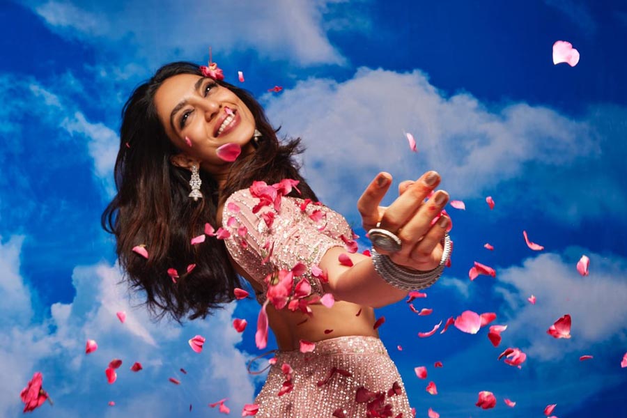 Meet Bollywood actress Sobhita Dhulipala who made debut with Vicky Kaushal, second wife of renowned south indian actor 