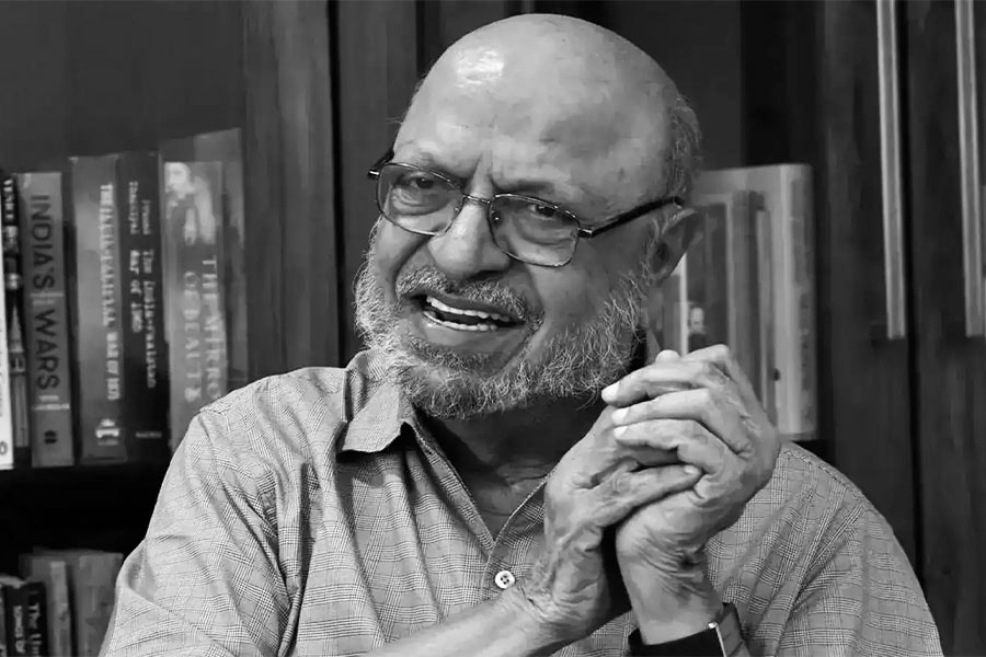 Gulzar, Naseeruddin Shah and Goutam Ghosh pays tribute to Filmmaker Shyam Benegal who dies at 90 dgtl