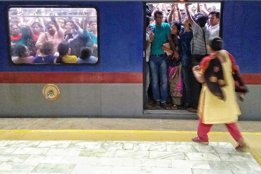 Passengers are unhappy with the new schedule of Metro rail dgtl