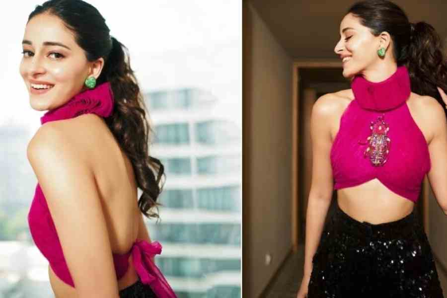 অনন্যার স্লিক হাই পনিটেল।