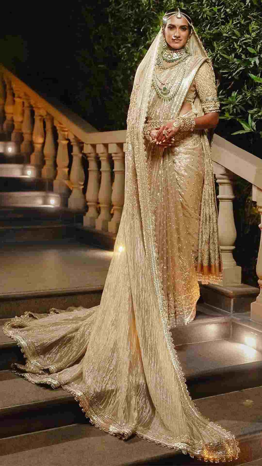 মণীশের সাজে সিন্ধু।  