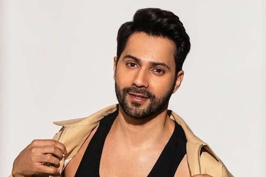 বলিপাড়া সূত্রে খবর, ‘বেবি জন’ ছবিতে অভিনয় করে সর্বোচ্চ পারিশ্রমিক পেয়েছেন বরুণ। জানা গিয়েছে, এই ছবিতে অভিনয় করে ২৫ কোটি টাকা আয় করেছেন তিনি।