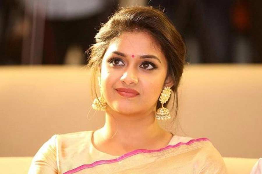 ‘বেবি জন’ ছবিতে বরুণের বিপরীতে অভিনয় করেছেন দক্ষিণী নায়িকা কীর্তি। বলিপাড়ার জনশ্রুতি, এই ছবিতে অভিনয় করে কীর্তির চেয়ে বরুণ প্রায় ছ’গুণ বেশি পারিশ্রমিক পেয়েছেন।