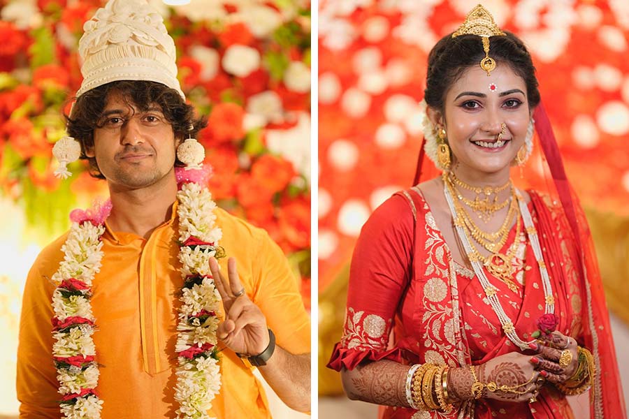আদৃত রায় ‘দিদিয়া’ কৌশাম্বী চক্রবর্তীকে বিয়ে করলেন।