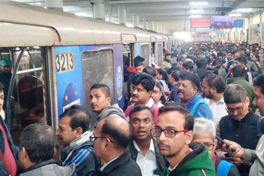 Passengers suffer as metro does not run as per schedule