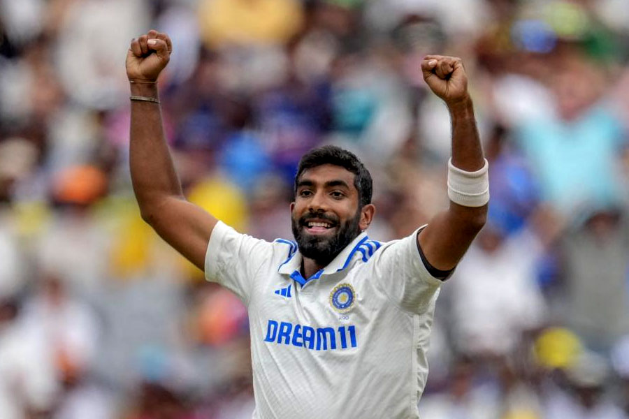List of Number one test bowlers according to ICC over the last 15 years
