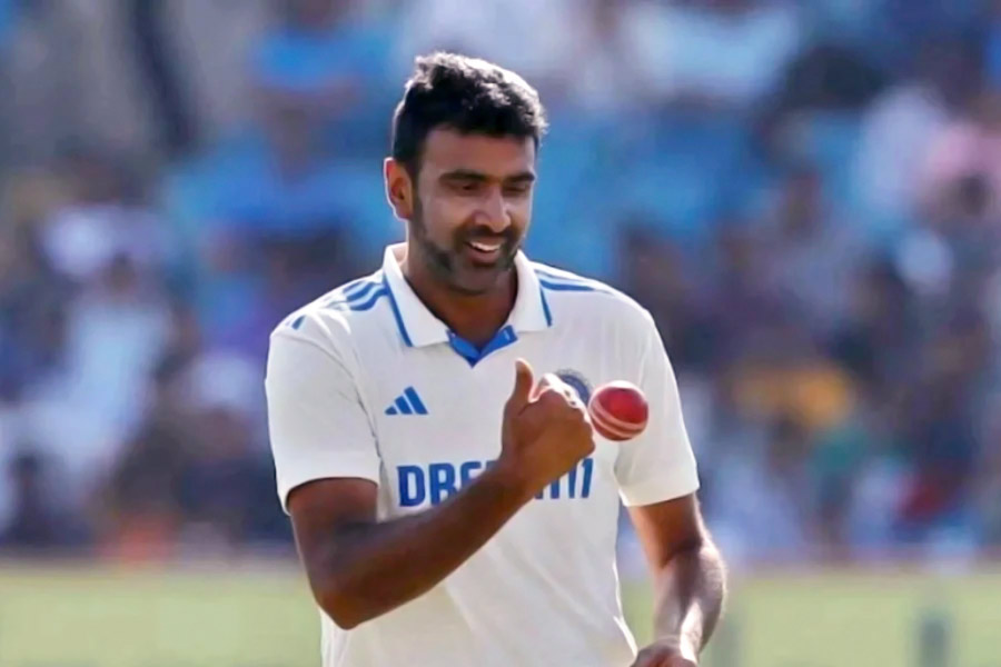 List of Number one test bowlers according to ICC over the last 15 years 