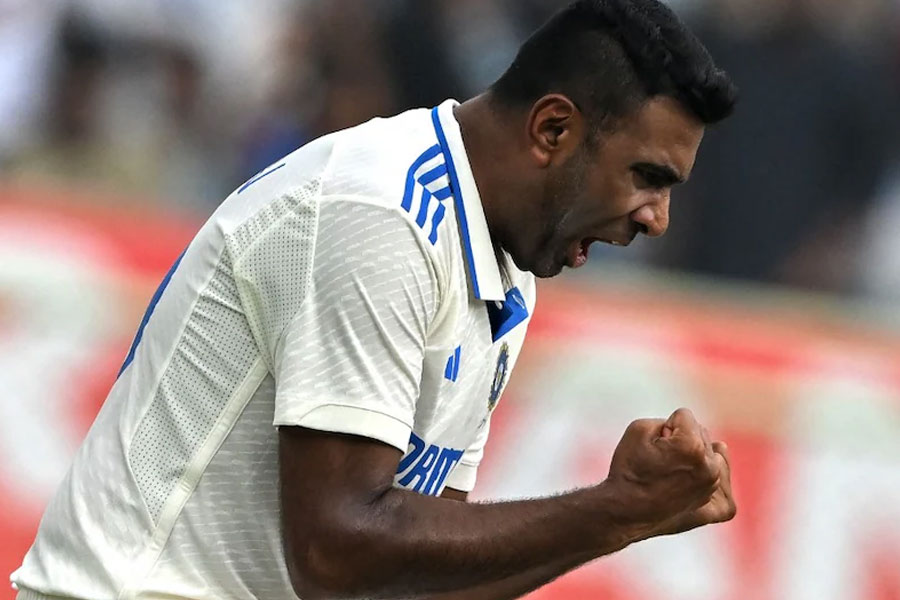 List of Number one test bowlers according to ICC over the last 15 years 