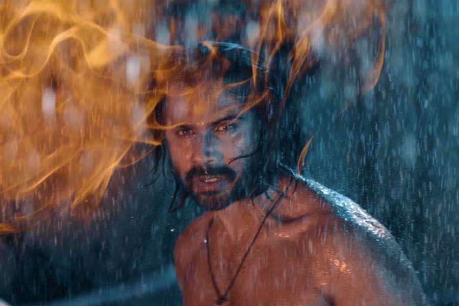 ‘বেবি জন’ ছবিতে একটি দৃশ্যে বরুণ ধওয়ান।