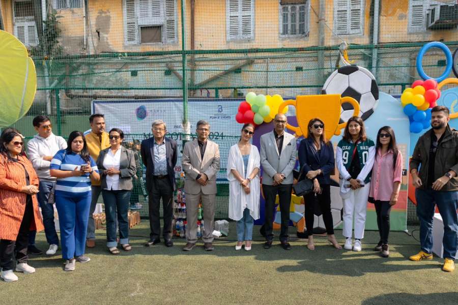 ক্রীড়া উৎসবে উপস্থিত অতিথিরা। 