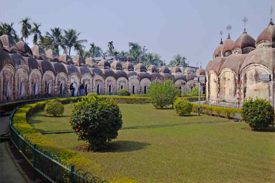 কালনার ১০৮ শিবমন্দির। 