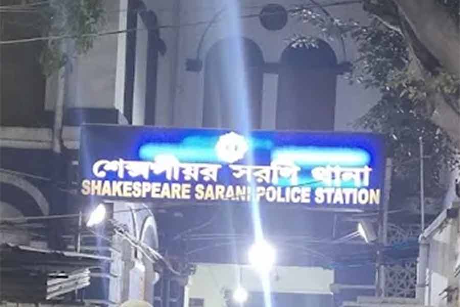 BJP MLA accused of claiming money by impersonating Abhishek Banerjee's name did not answered the summon Of Shakespeare Sarani PS