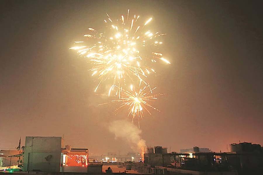 Bangladesh introduce mobile court to prevent firecrackers in New Year Eve dgtl