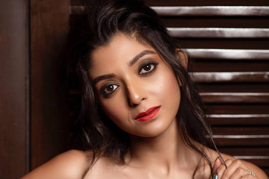 মনের যত্নে আগ্রহী দেবলীনা কুমার।