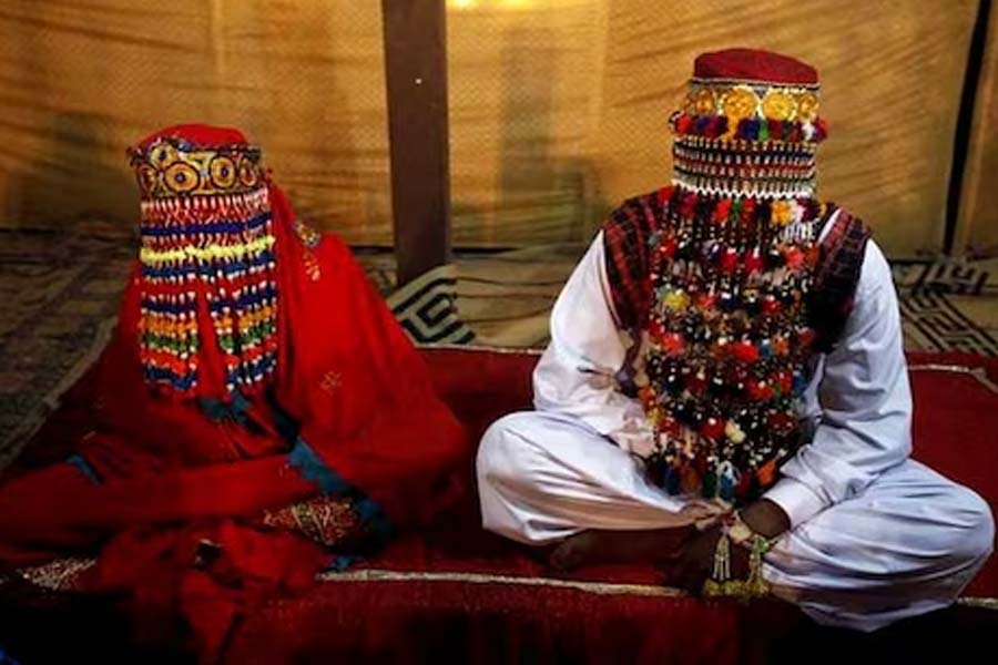 Girls are engaged at on birth married at 16 childhood marriage in madhya pradesh village 