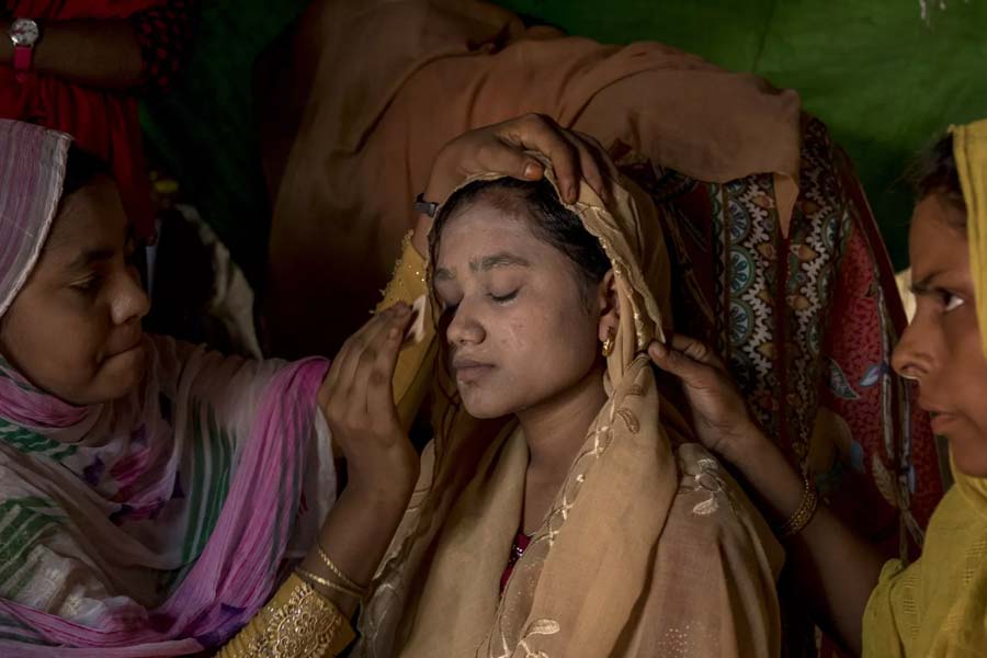 Girls are engaged at on birth married at 16 childhood marriage in madhya pradesh village 