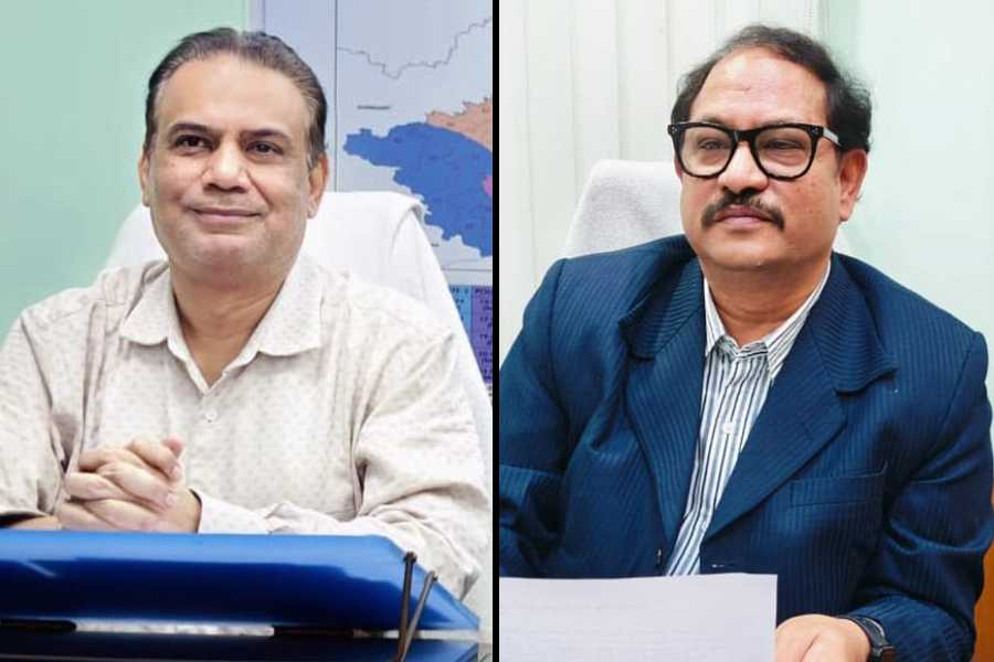 After retirement of Aariz Aftab as Chief Electoral officer of West Bengal, Election Commission appoints Dibyendu Das temporarily