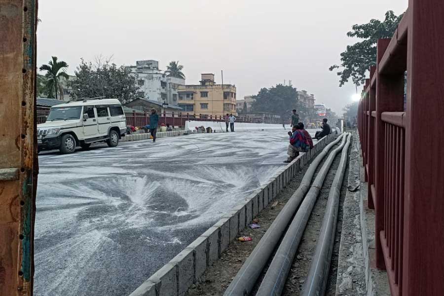 চলছে শেষ মুহূর্তের প্রস্তুতি।