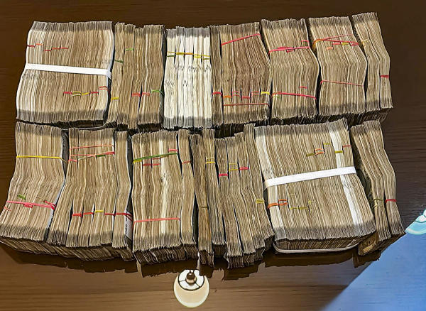 জমি-মামলায় পরে গ্রেফতার হন প্রদীপ। তদন্তকারীরা জানতে পারে, উক্ত জমির দাম সব মিলিয়ে ২০ কোটি ৭৫ লক্ষ টাকা। কিন্তু তা বিক্রি করা হয়েছে মাত্র সাত কোটি টাকায়। 