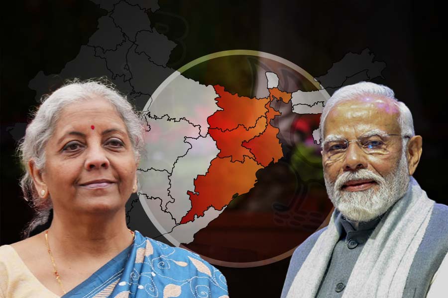 তবে কেন হঠাৎ পূর্বাঞ্চলের আর্থিক বৃদ্ধি নিয়ে এত উতলা নরেন্দ্র মোদী সরকার? আর সেখানেই আলোচনায় আসছে লোকসভা ভোটের অঙ্ক।