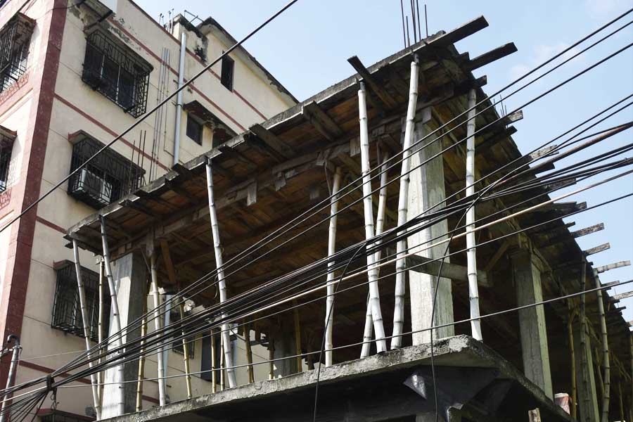 The state is bringing strict laws to stop illegal construction in Kolkata, the bill will be passed in the budget session itself