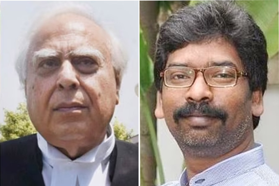 Jharkhand’s Hemant Soren met lawyer Kapil Sibal day before his arrest by ED, what did he tell