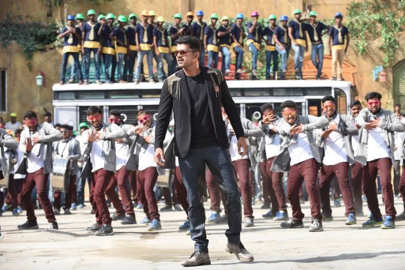 কিন্তু নিজের দল ঘোষণার পর বিবৃতি দিয়ে অভিনেতা জানিয়েছেন যে তাঁর দল আসন্ন নির্বাচনে লড়বে না এবং অন্য কোনও রাজনৈতিক দলকে সমর্থন করবে না। 