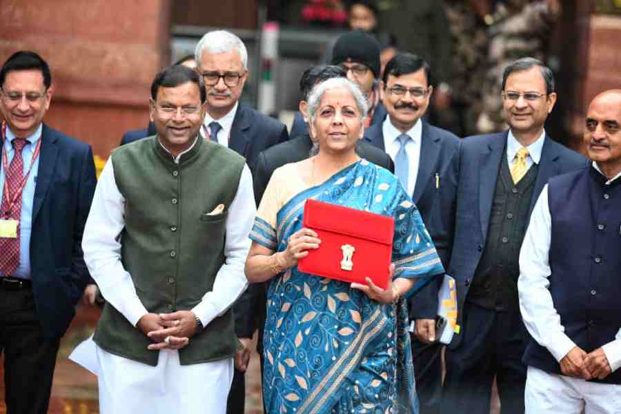 বৃহস্পতিবার ২০২৪-২৫ সালের অন্তর্বর্তী বাজেট পেশ করেন ভারতের অর্থমন্ত্রী নির্মলা সীতারামন। সেখানে দেখা গিয়েছে, মলদ্বীপকে যে পরিমাণ অর্থসাহায্য করত ভারত, এ বছর তাতে কিছু কাটছাঁট করা হচ্ছে।