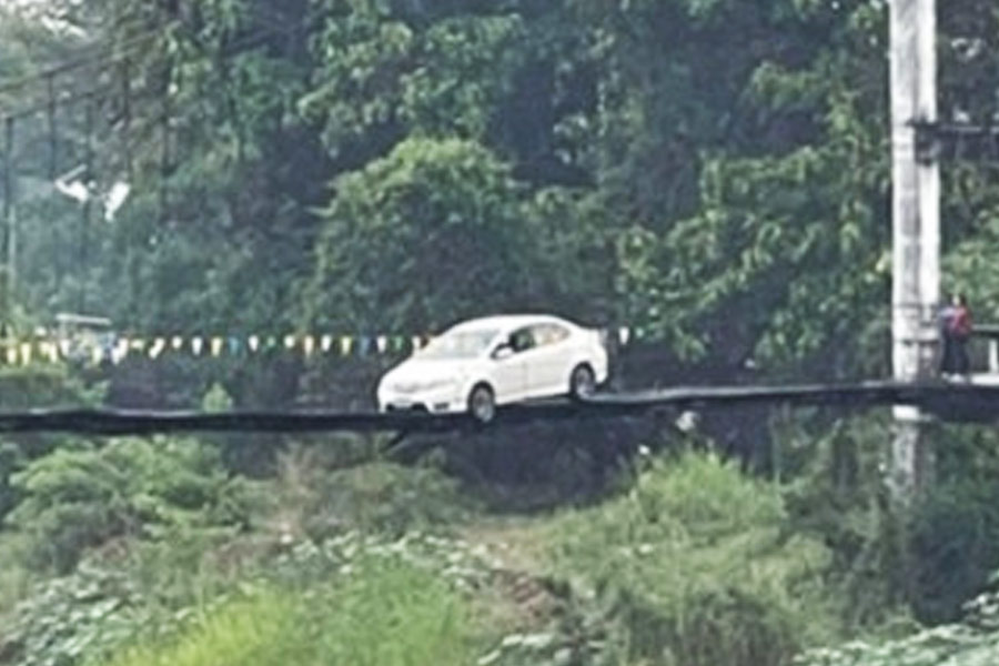 GPS misguides woman She gets stuck on wooden suspension bridge