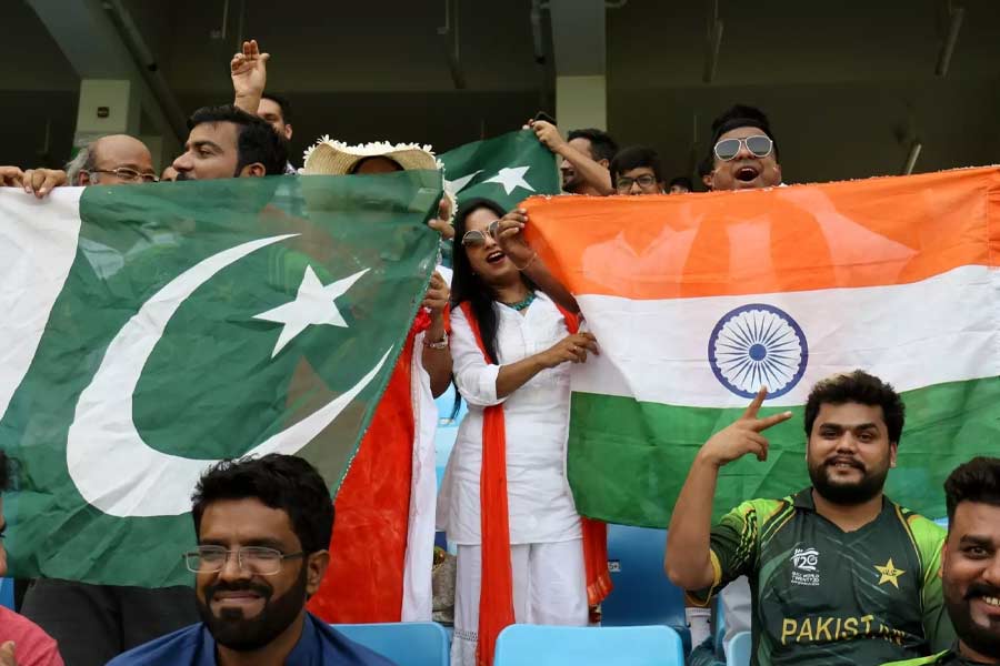 picture of India and pakistan\\\'s supprters