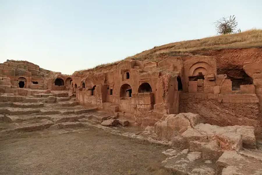 এমনকি তোলুই এমন নির্দেশও দিয়েছিলেন যে, ওই ৪০০ জন বন্দি শিল্পী ছাড়া মার্ভ সিটির কোনও অধিবাসী বেঁচে থাকলে তাঁকে যেন সঙ্গে সঙ্গে মেরে ফেলা হয়।