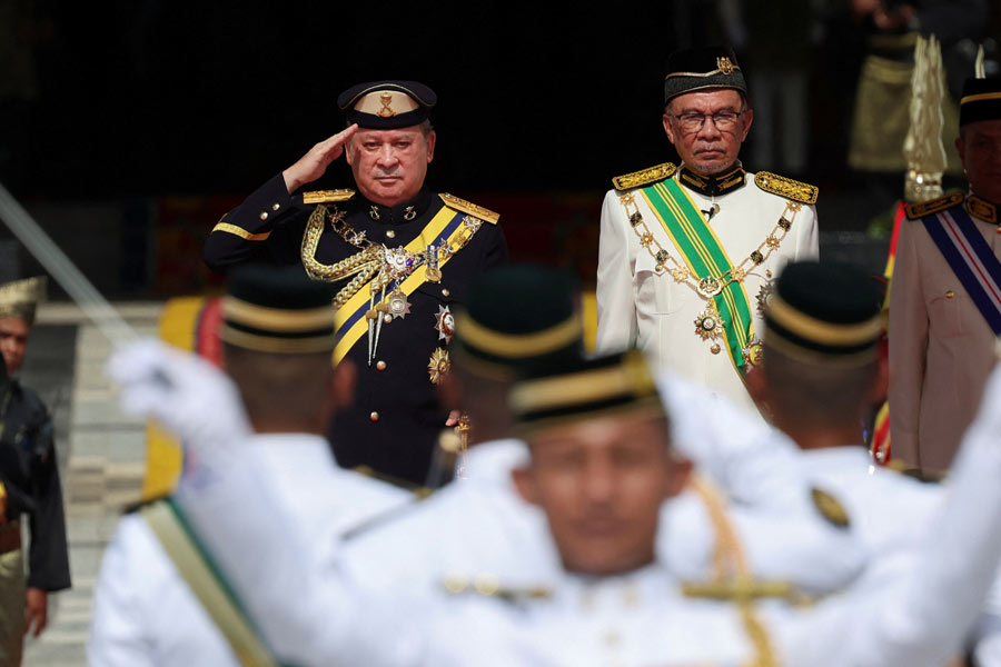 ১৯২৬ সালের একটি মার্সিডিজ় ৫৪০ রয়েছে রাজার। সেই গাড়িটি আদতে ছিল জার্মান একনায়ক অ্যাডল্ফ হিটলারের। ইব্রাহিমের প্রপিতামহকে সেই গাড়ি উপহার দিয়েছিলেন স্বয়ং হিটলার।