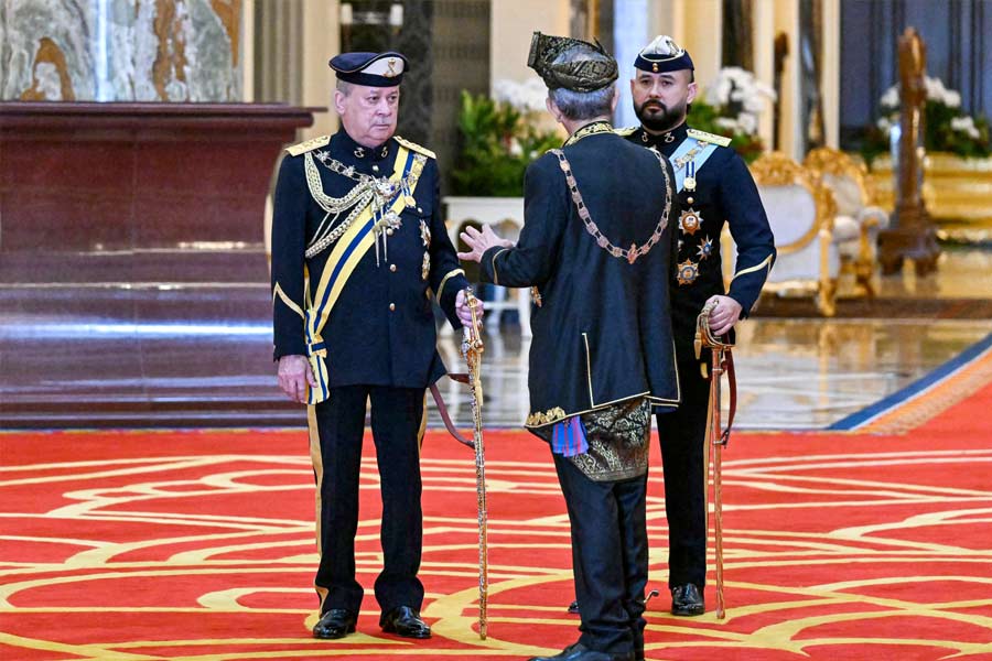 ফেসবুক, টিকটক-সহ বিভিন্ন সমাজমাধ্যমে দারুণ সক্রিয় ইব্রাহিম। সেখানে প্রায়ই তিনি নিজের গাড়ি, মোটরবাইকের সম্ভার তুলে ধরেন। হিটলারের সেই গাড়ির কথা ২০১৩ সালে একটি সাক্ষাৎকারে জানিয়েছিলেন ইব্রাহিম। সেই ভিডিয়ো এখন ভাইরাল।