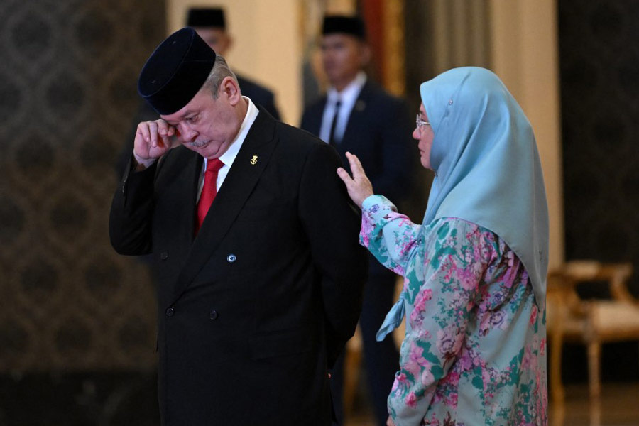  ইব্রাহিমের একটি বোয়িং-৭৩৭ বিমানও রয়েছে। সেই বিমানে চাপতে পারেন ৮৫ থেকে ২১৫ জন।