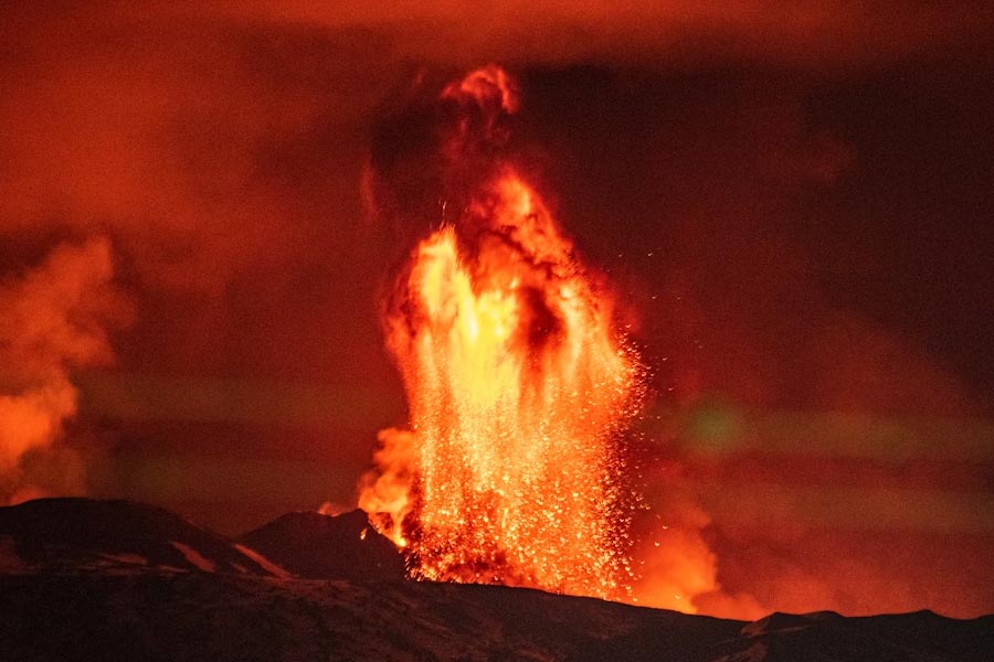 Death toll in Chile forest fire reaches to more than hundred, many people become homeless 